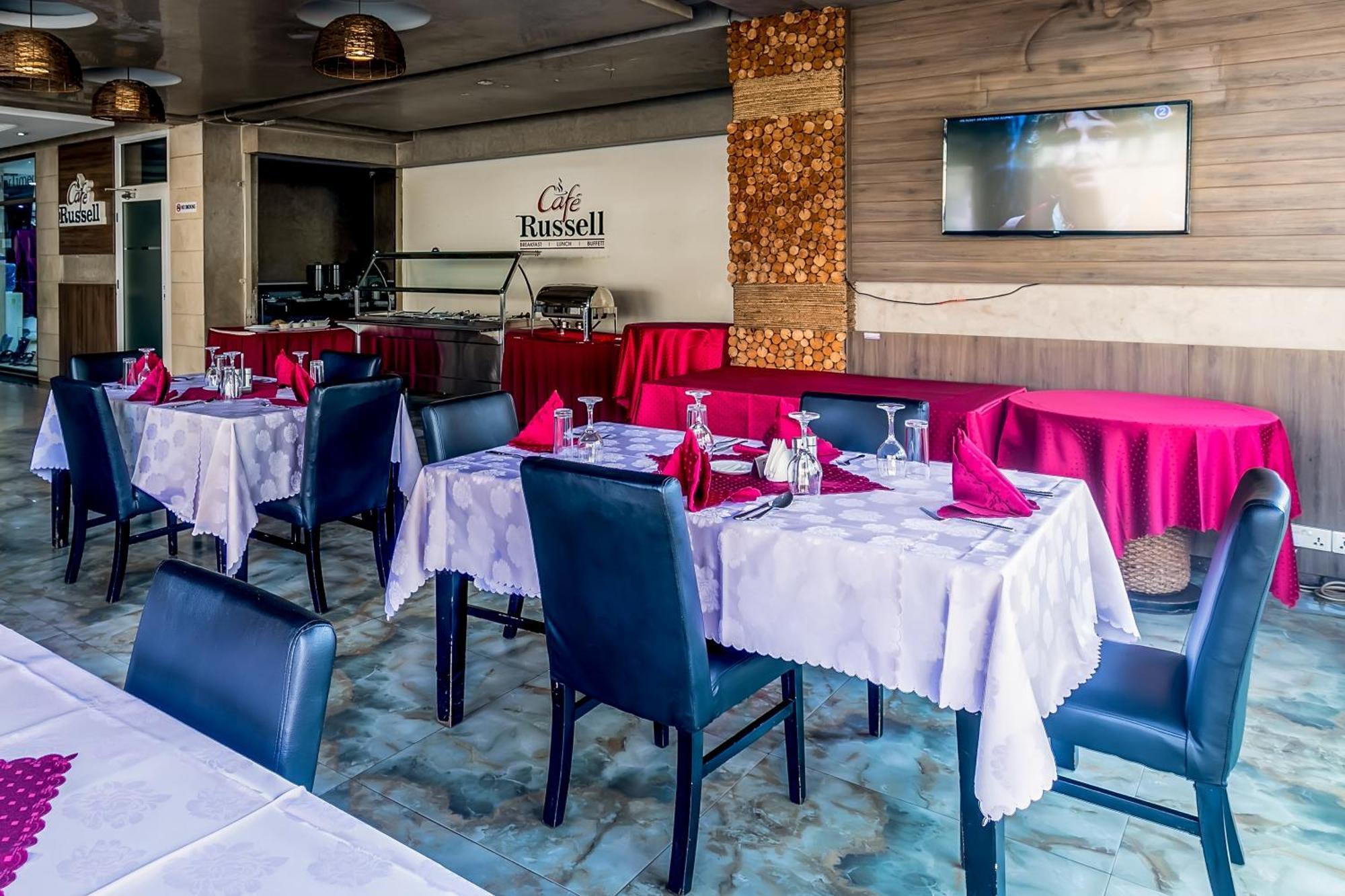 Russell Hotel Kampala Luaran gambar