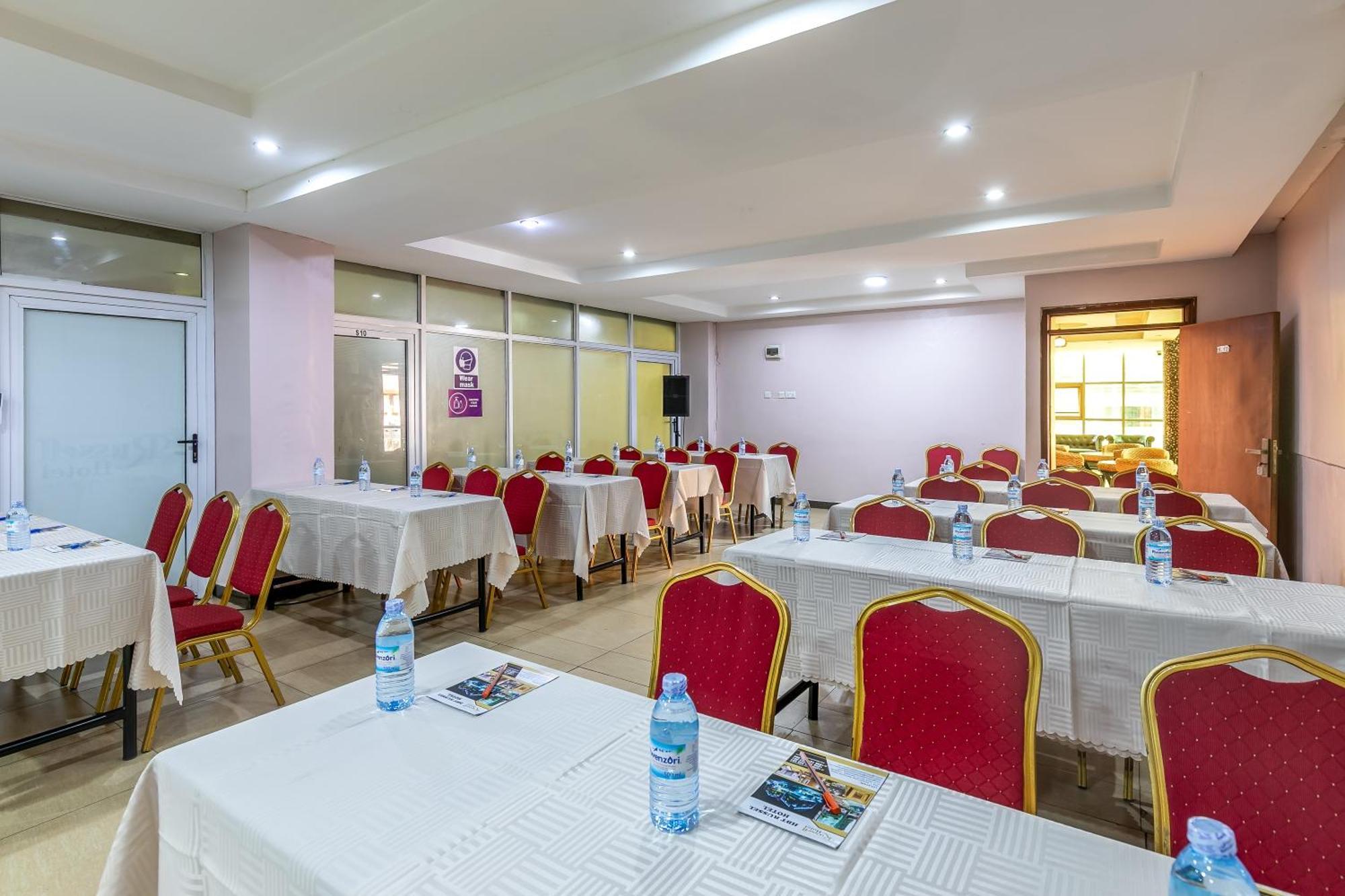 Russell Hotel Kampala Luaran gambar
