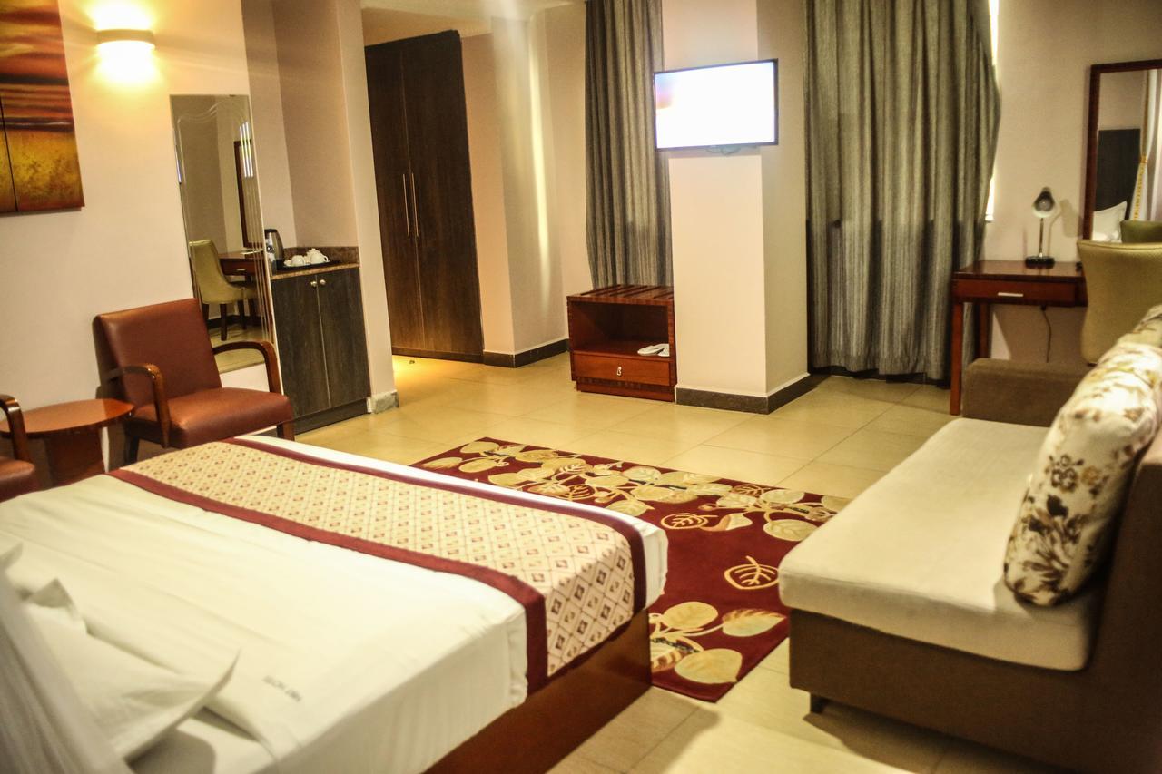 Russell Hotel Kampala Luaran gambar