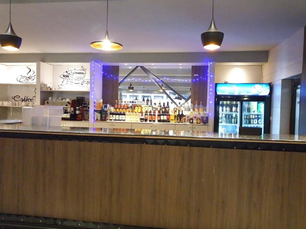 Russell Hotel Kampala Luaran gambar
