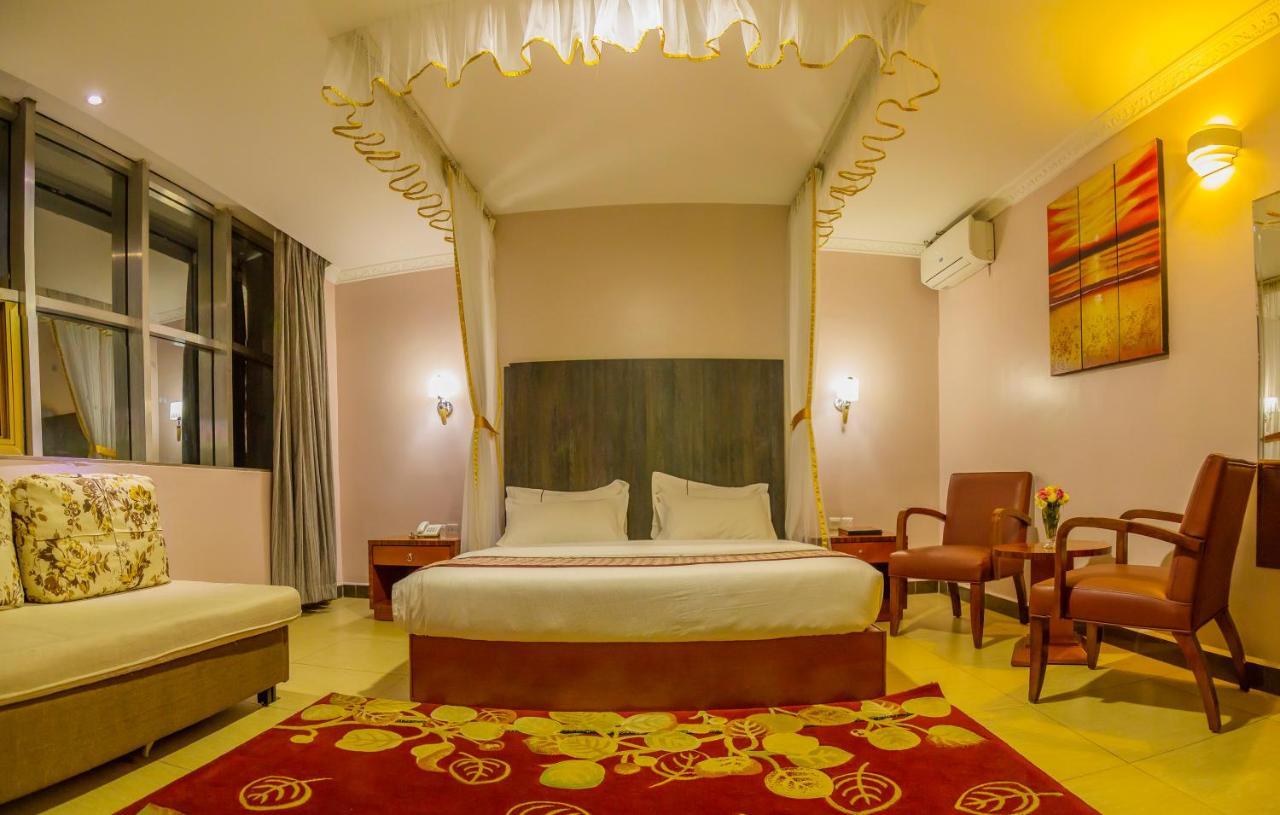 Russell Hotel Kampala Luaran gambar