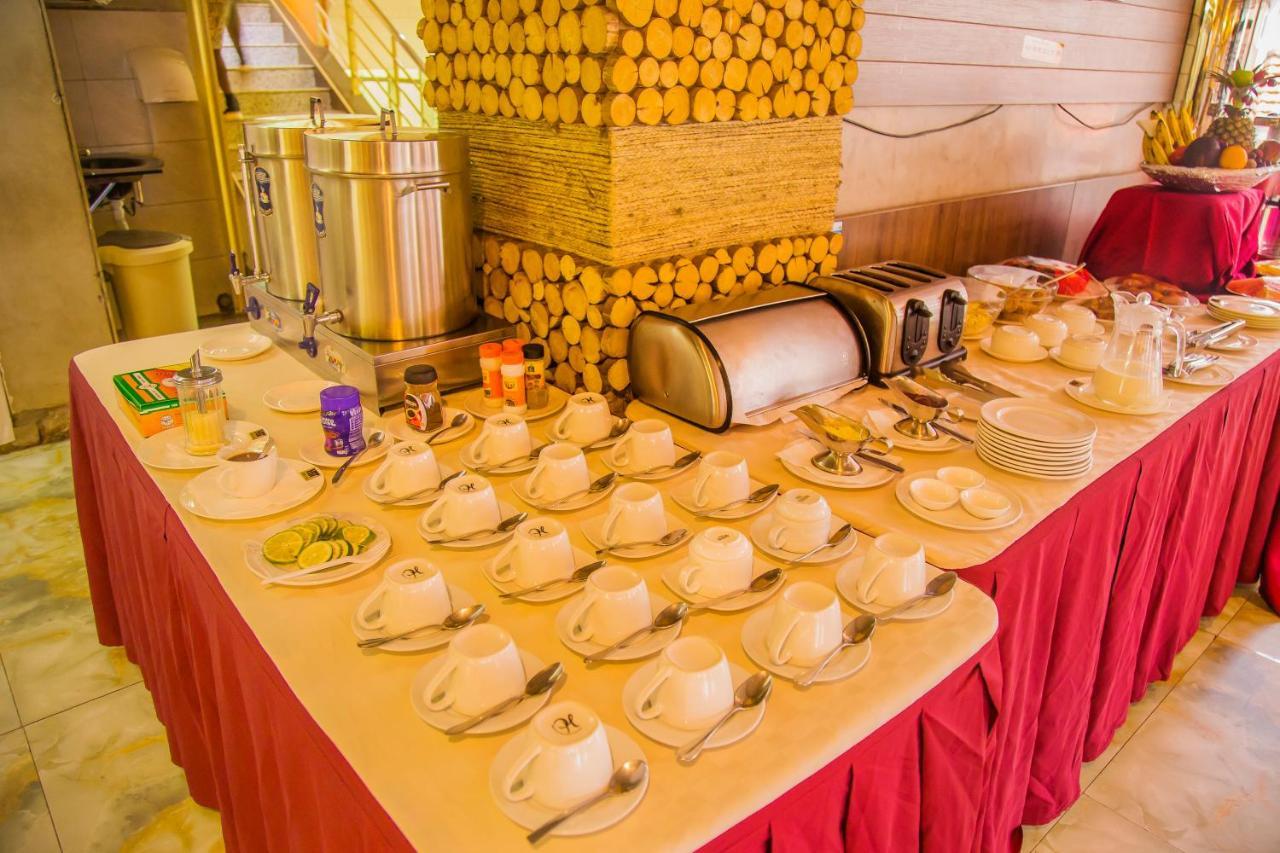Russell Hotel Kampala Luaran gambar
