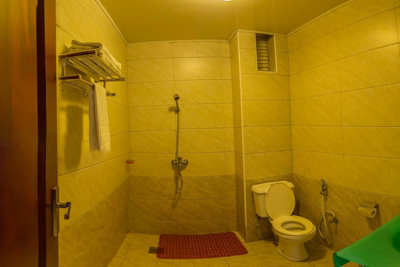 Russell Hotel Kampala Luaran gambar